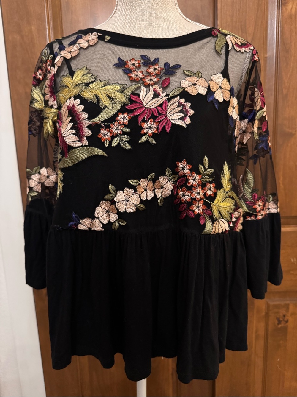 Eri + Ali Anthropologie Black Pink Floral Embroidered Half Sleeve Peplum Top S